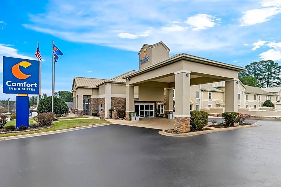 Comfort Inn & Suites Greenwood near University