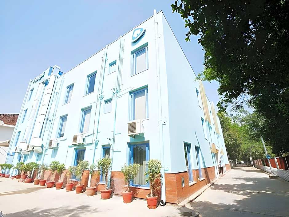 bloom Boutique I Signature Towers