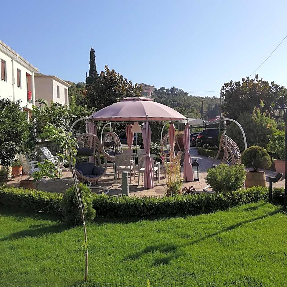 Delphin Rooms Sivota