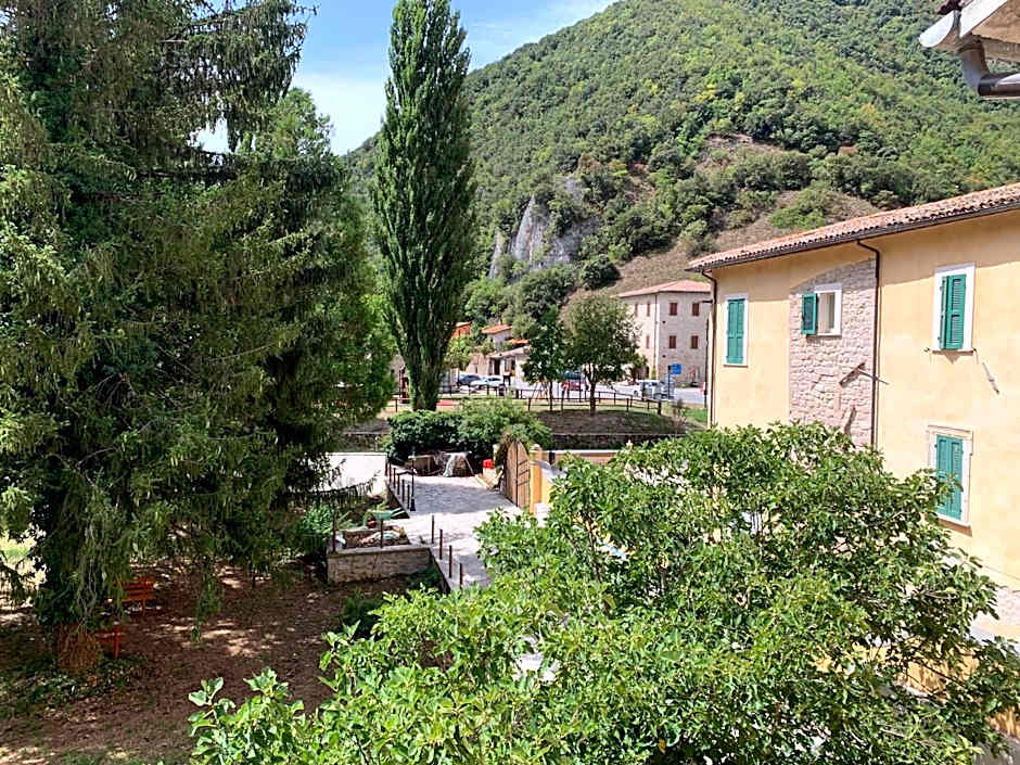 Residence il giardino sul fiume Nera