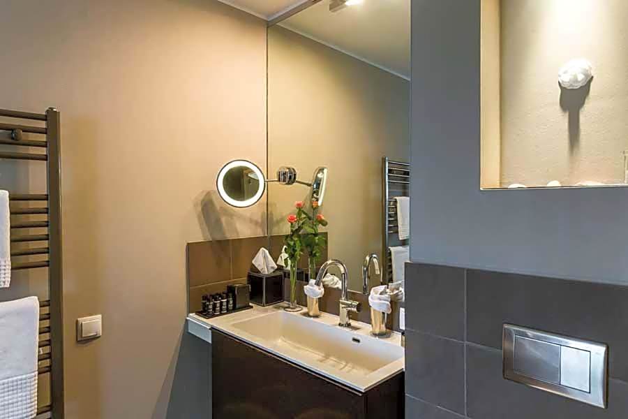 Photo 1 of 5 of Single Room