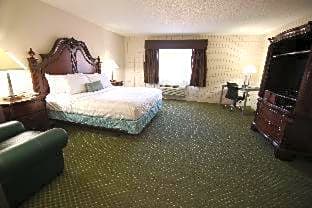 Queen Room with Two Queen Beds - Poolside/Non-Smoking