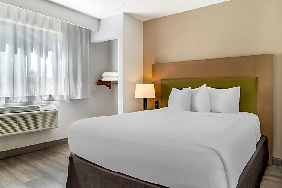 Country Inn & Suites by Radisson, Frederick, MD