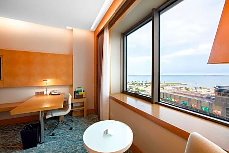 Twin Room with Side Sea View - Non-Smoking