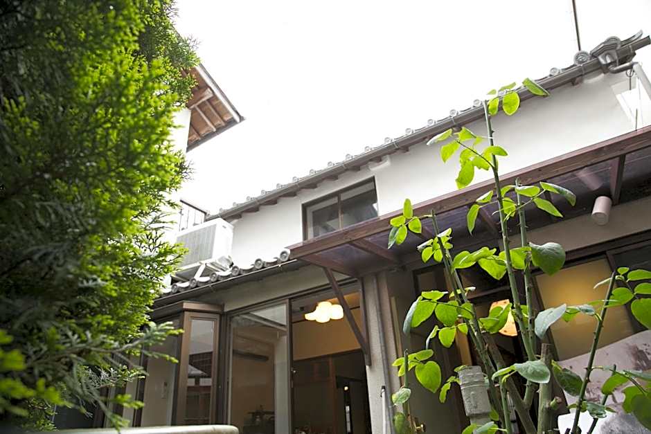 Female-Only Guesthouse Tomari-ya