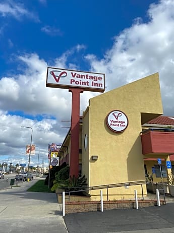 Vantage Point Inn - Woodland Hills