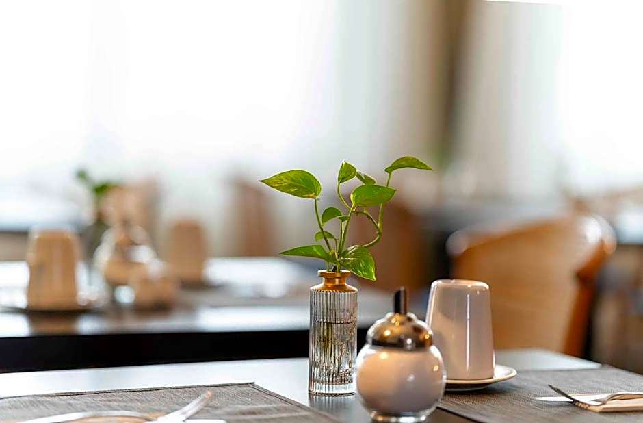 PLAZA Hotel Blankenburg Ditzingen, Sure Hotel Collection