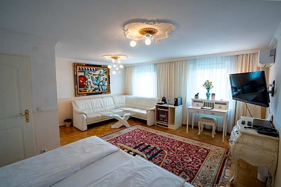 Höckner Plaza Hotel