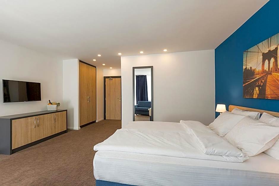 Premium Crown Suites