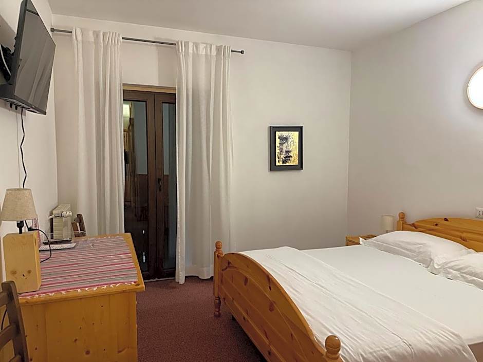 Hotel Ristorante Sassi Rossi