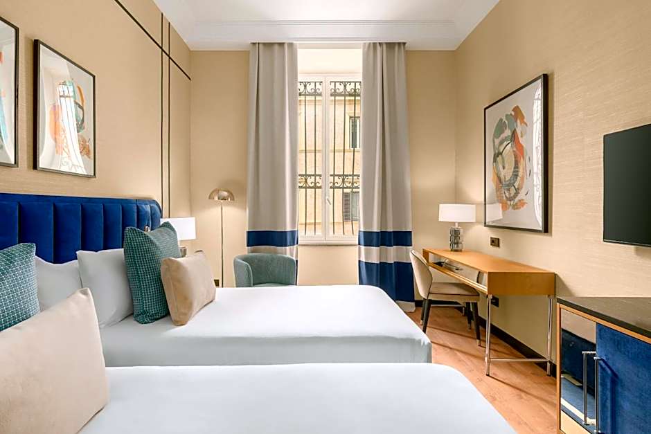 Room Mate Collection Mia, Rome Colosseum