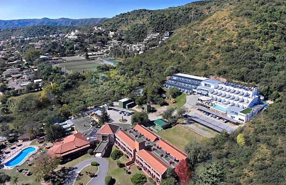 Pinares Panorama Suites, Spa & Convention Center