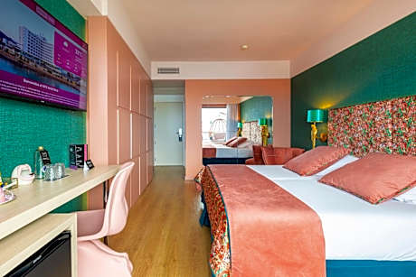 Deluxe sea view room