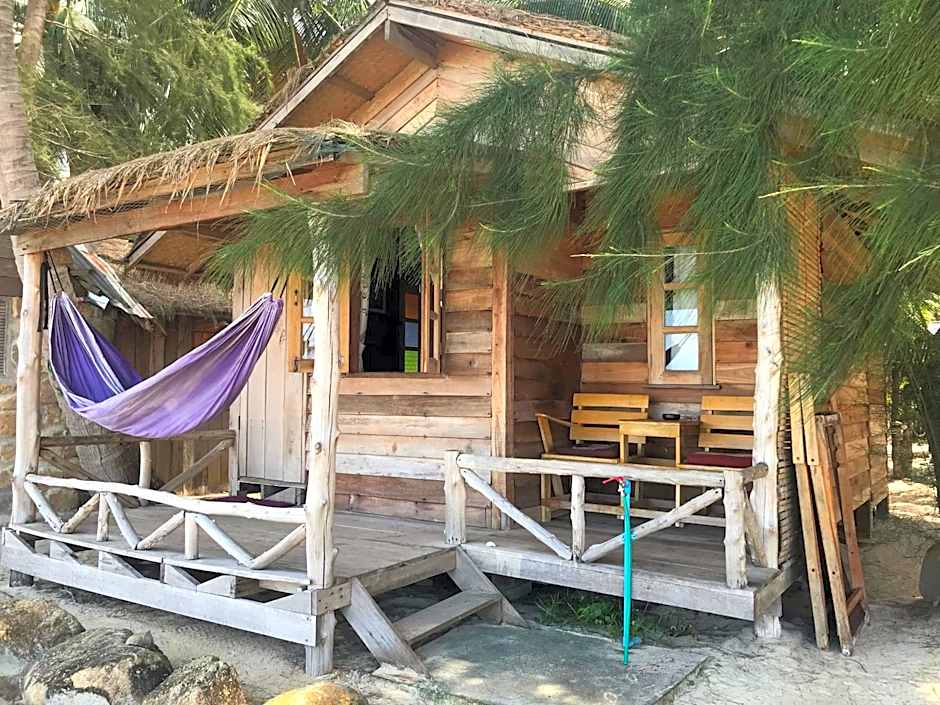 Castaway Beach Bungalows