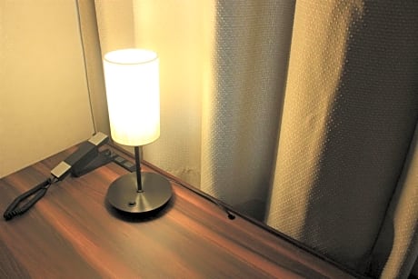 Single Room on Upper Floor - Non-Smoking