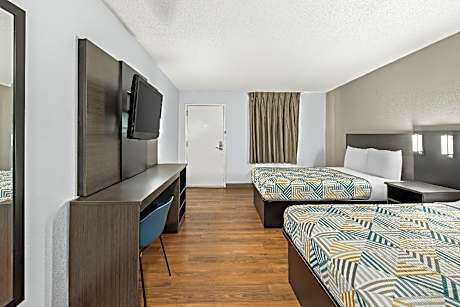 Quadruple Room - Non-Smoking