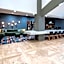 DoubleTree By Hilton Hotel Bakersfield