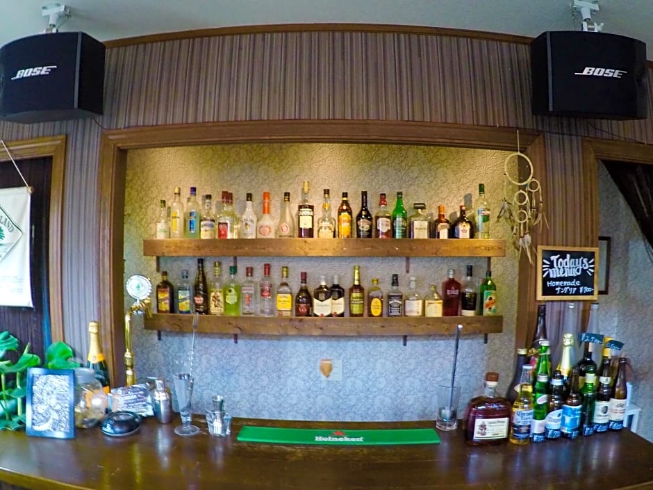 Iza Kamakura Guest House And Bar