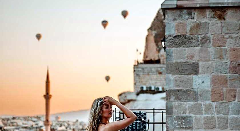 Secret Hill Cave Suites