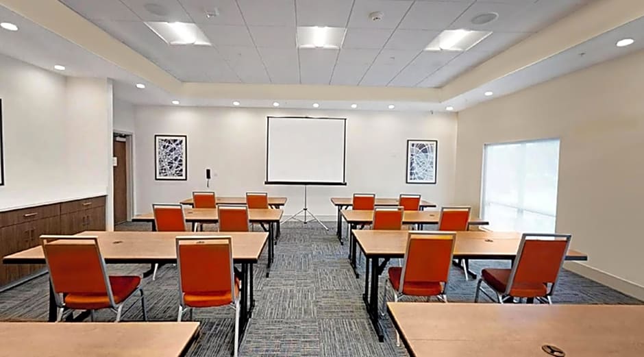 Holiday Inn Express & Suites - Chalmette - New Orleans S, an IHG Hotel