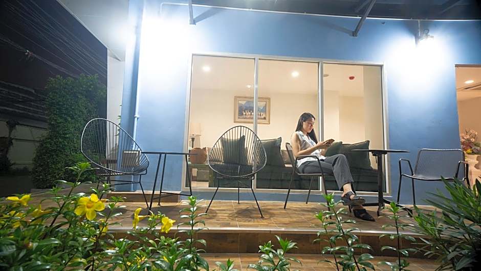 The Willing Hotel and Residence