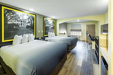 Queen Room with Two Queen Beds - Non-Smoking