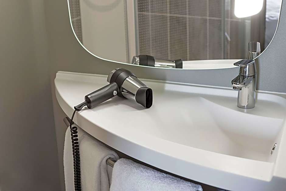 ibis Pontorson Baie Du Mont Saint Michel