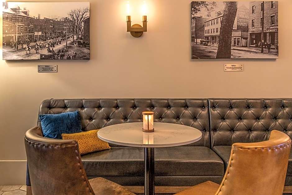 Crowne Plaza Fredericton Lord Beaverbrook By IHG