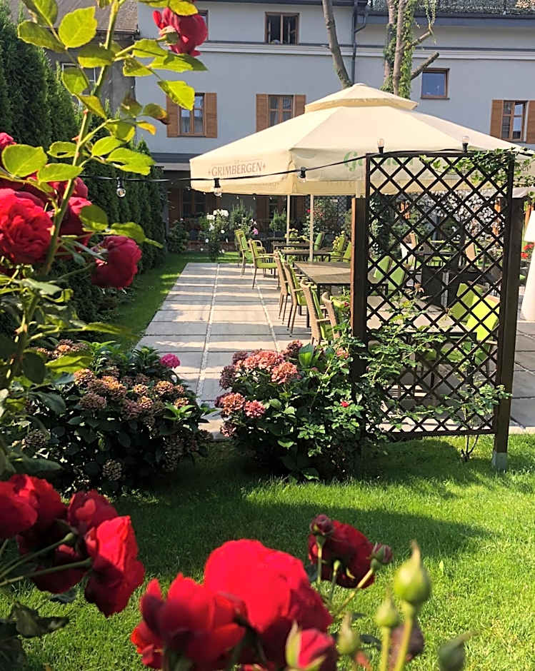 Art & Garden Residence