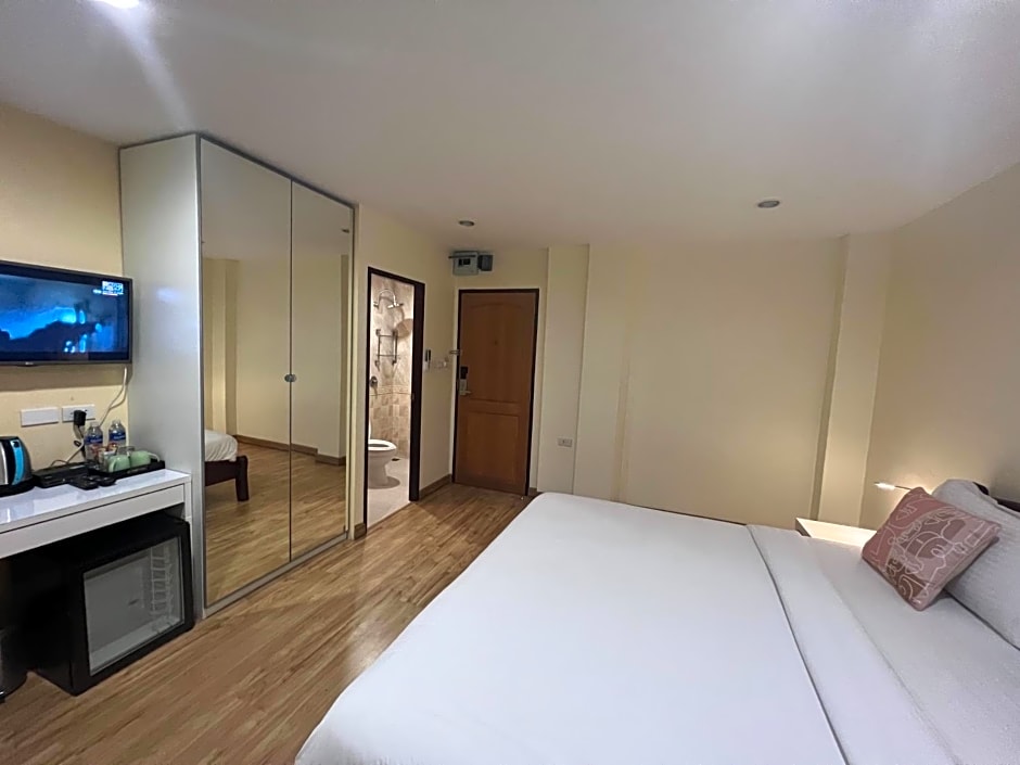 V Check inn Sukhumvit 22