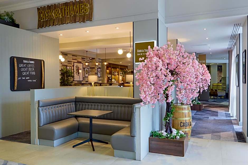 DoubleTree by Hilton Dartford Bridge
