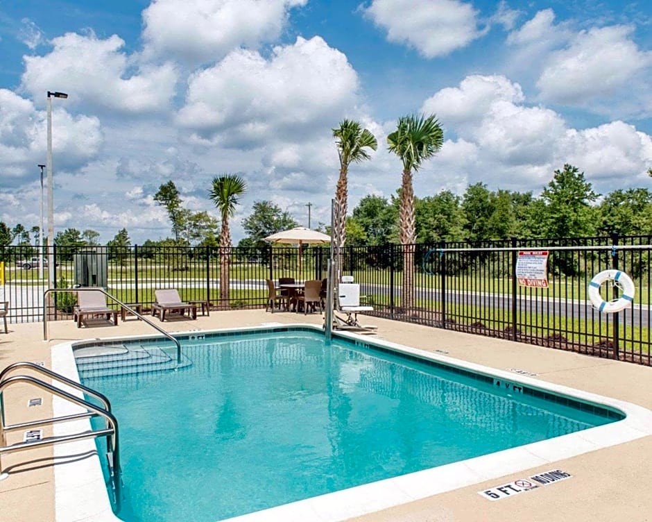 Sleep Inn & Suites Defuniak Springs