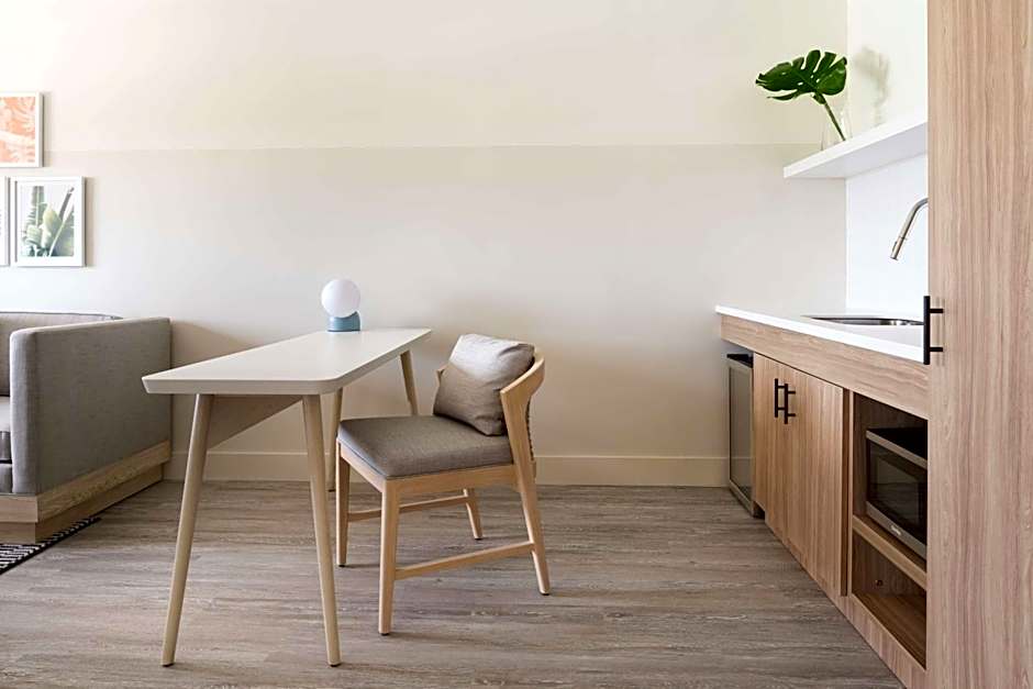 Hampton by Hilton Grand Cayman Seven Mile Beach