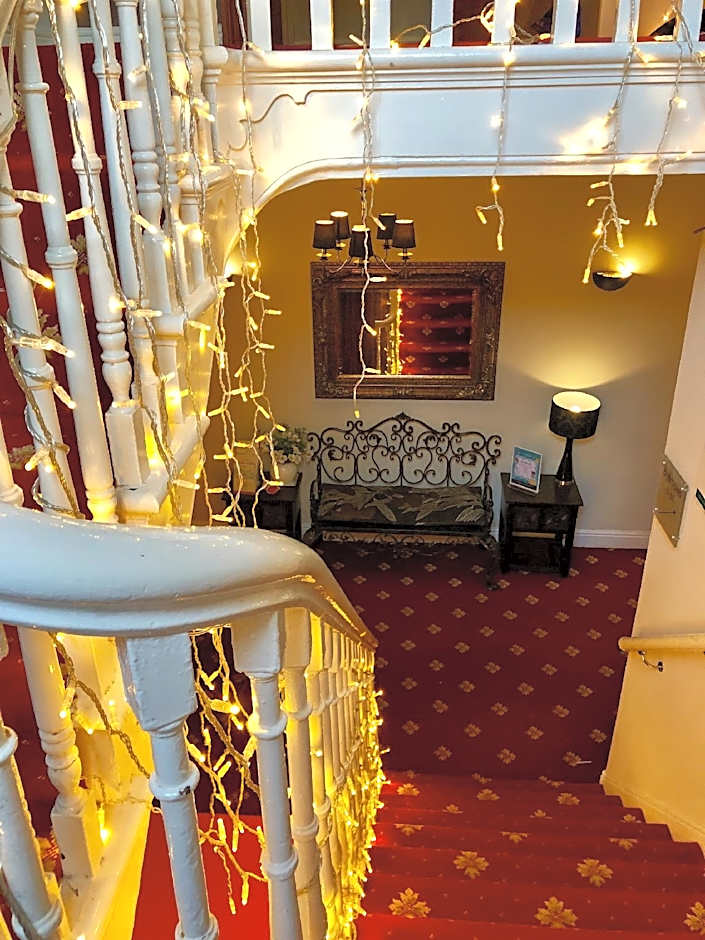 Old Rose and Crown Hotel