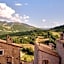 Castello Di Postignano Relais