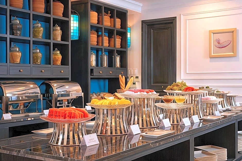 Manoir Des Arts Hotel