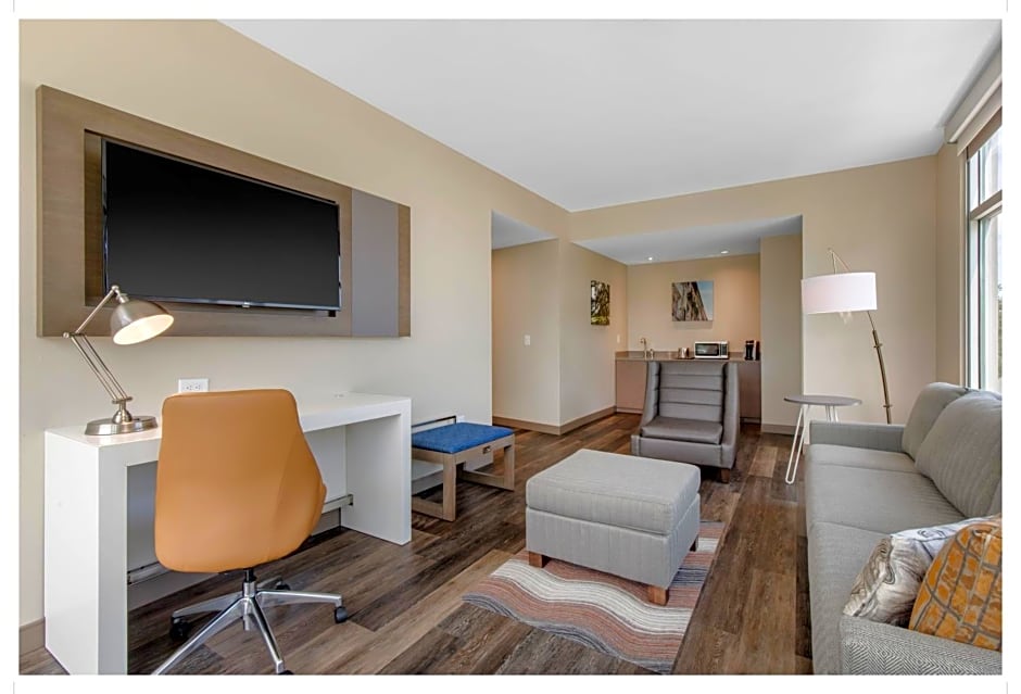 Cambria Hotel Nashville Airport
