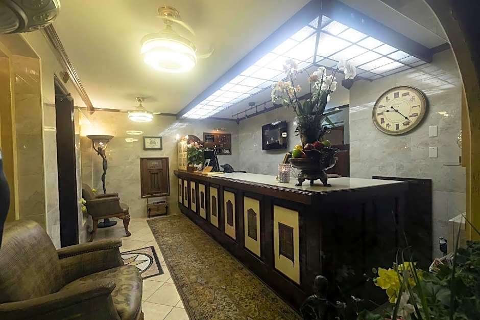 Atrium Inn
