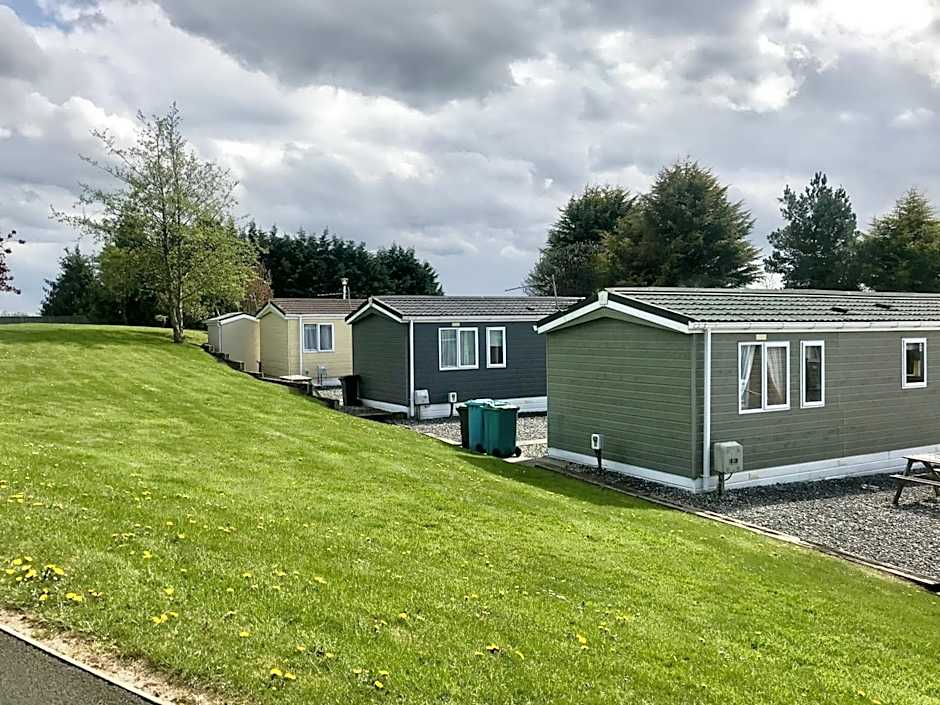 Red Deer Village Holiday Park - 3 Bedroom, Self-Catering Holiday Home