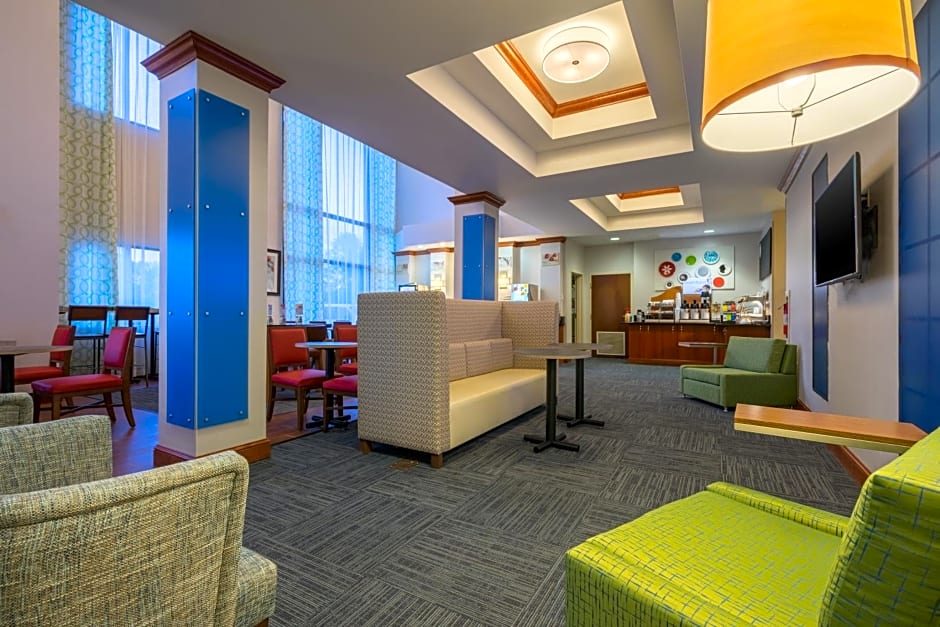 Holiday Inn Express and Suites - Quakertown