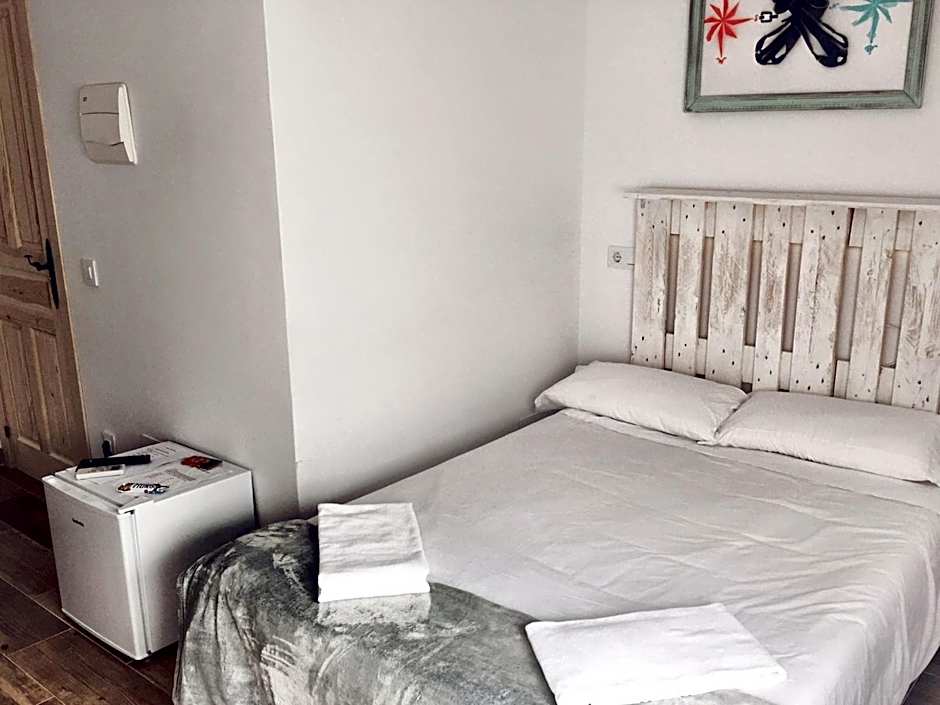 Hostal Ciempozuelos, familiar, cerca del Parque Warner y Madrid