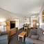 Rodeway Inn & Suites