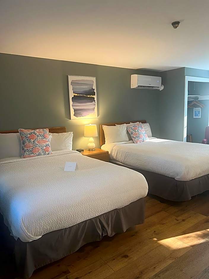 Hyannis Inn