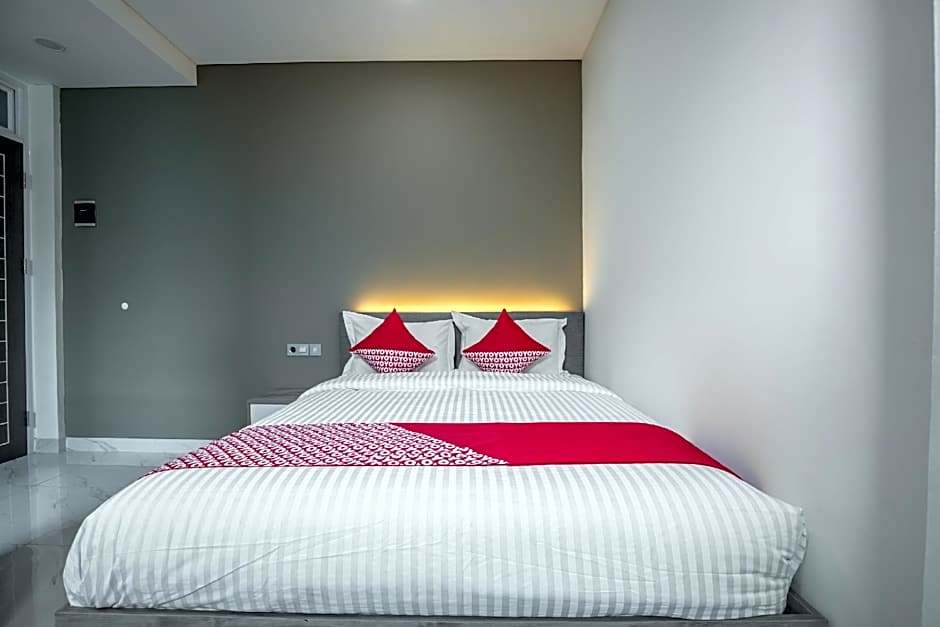 Super OYO 1487 Residence Khoe