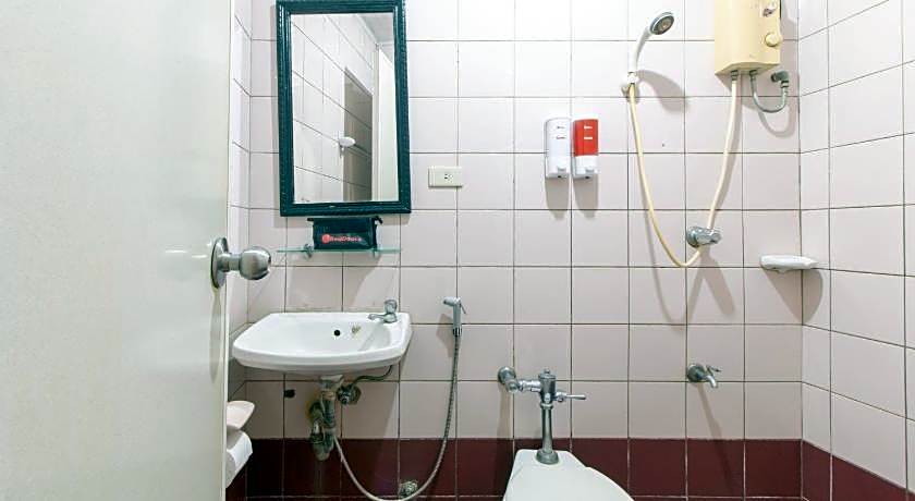 RedDoorz @ Downtown Tacloban