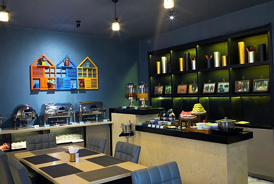 Good Vibes Central Hotel