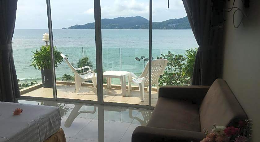 The Front Hotel and Apartments