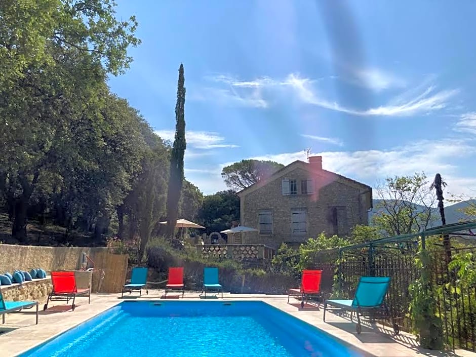 Les Horizons - SPA-JACUZZI - MASSAGE- SAUNA - 4 SAISONS - Piscine chauffée Toute l'année - 800m centre ville Nyons