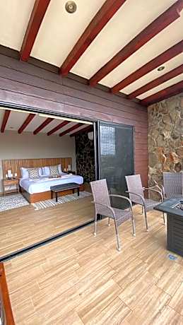 Studio with Spa Bath