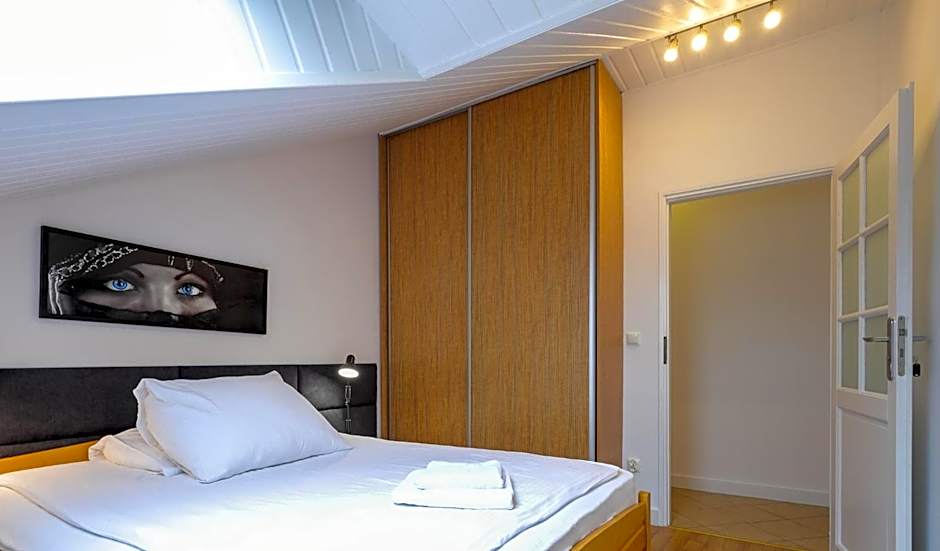 Dworek Różany Hotel & Restauracja